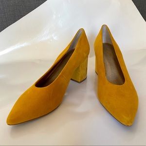 Brand New Seychelles pump